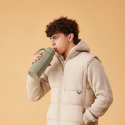 Isolierte 1-Liter-Flasche mit Klappdeckel - oliv