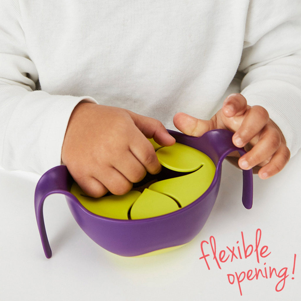 child with Bowl + straw - passion splash - b.box for kids