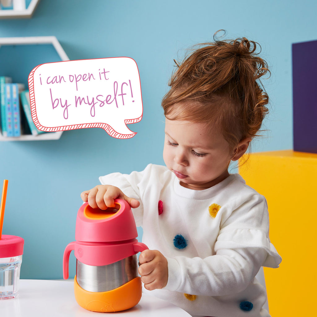 child with insulated food jar - strawberry shake - b.box for kids
