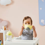 child with Bowl + straw - banana split - b.box for kids