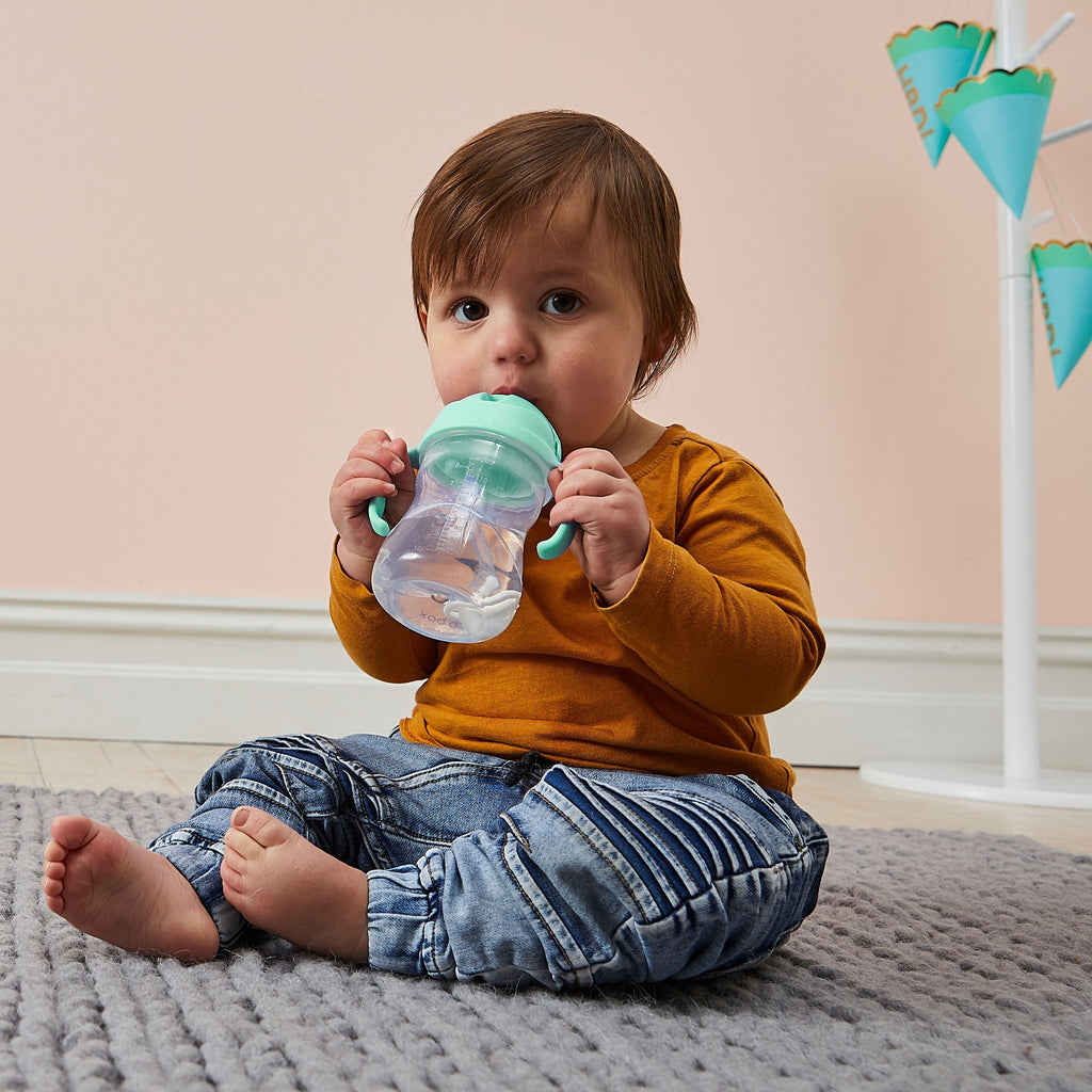 child with gelato sippy cup - pistachio - b.box for kids