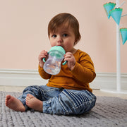 child with gelato sippy cup - pistachio - b.box for kids