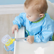 child with connect-a-cup - lemon sherbet - b.box for kids